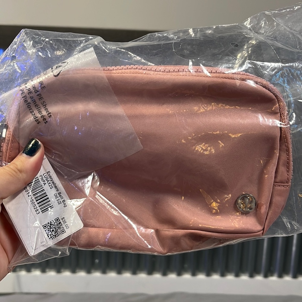 Brand new lululemon belt bag